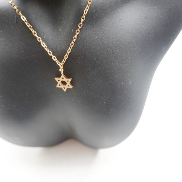 GOLD 14k Gold Plated Star Of David Pendant Necklace for Men and Women - Picture 2 of 2